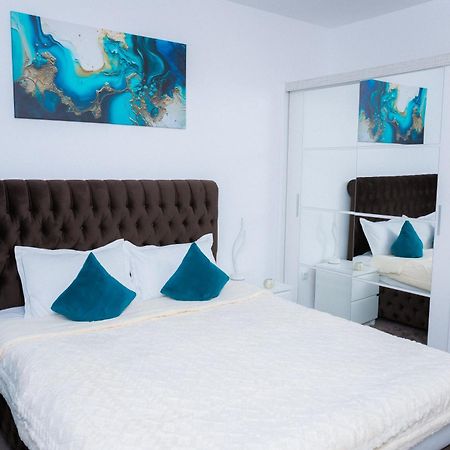 Elysian Urbanscape Brown, 2 Rooms, Near Bucharest Chiajna Экстерьер фото